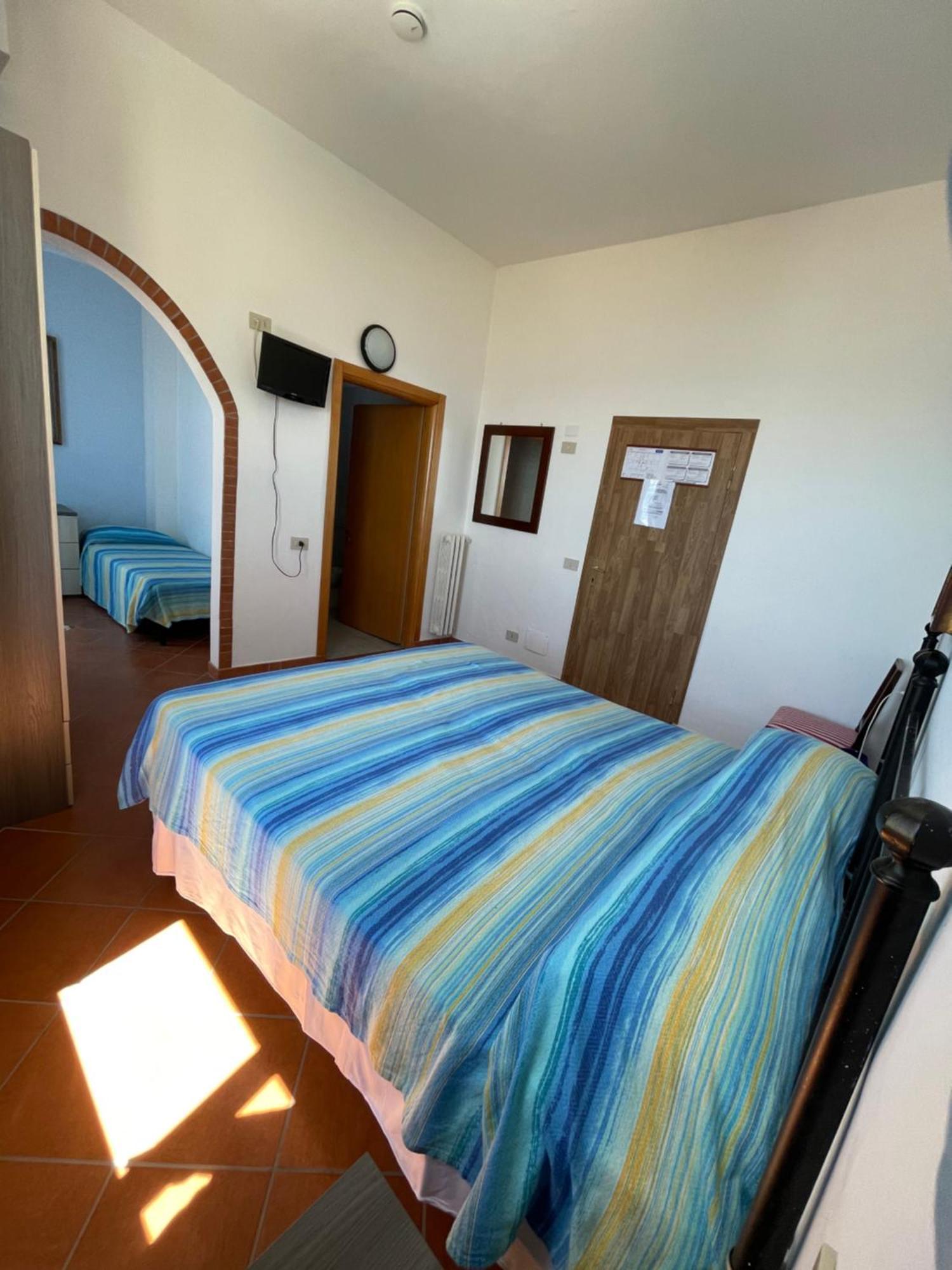 Hotel Eden ฟอลลอนนีกา ภายนอก รูปภาพ